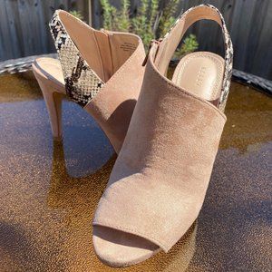 Kelly & Katie snakeskin pump